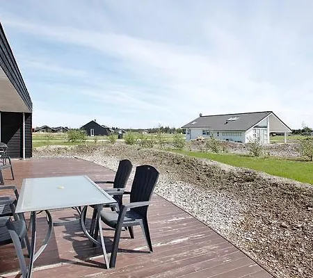 Three-bedroom Holiday In 17 Feriehus Brovst