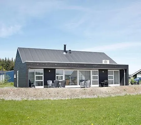 Feriehus Three-bedroom Holiday In 17 *